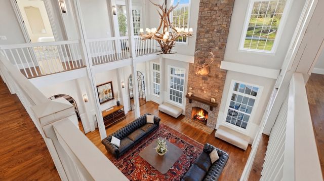 4810 Scenic Oaks Ln, Thompsons Station, TN 37179