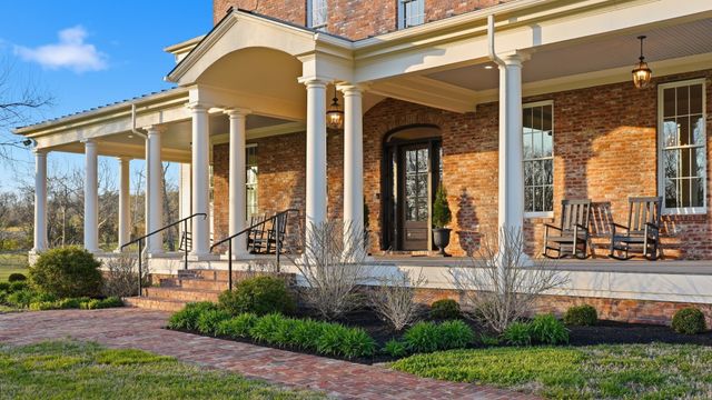 4810 Scenic Oaks Ln, Thompsons Station, TN 37179