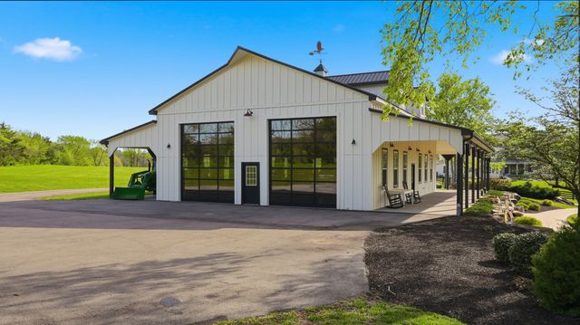 4810 Scenic Oaks Ln, Thompsons Station, TN 37179