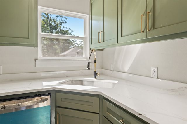 128 Arapaho Trail, Mabank, TX 75156