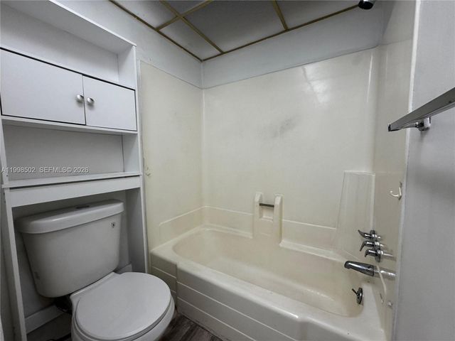 2800 NW 56th Ave D401, Lauderhill, FL 33313