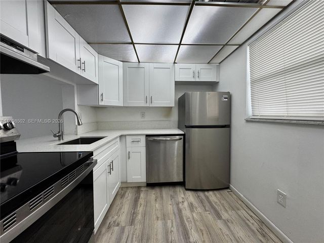 2800 NW 56th Ave D401, Lauderhill, FL 33313