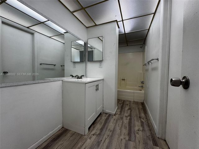 2800 NW 56th Ave D401, Lauderhill, FL 33313