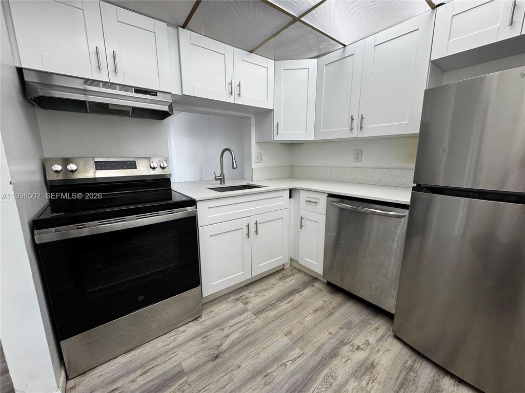 2800 NW 56th Ave D401, Lauderhill, FL 33313