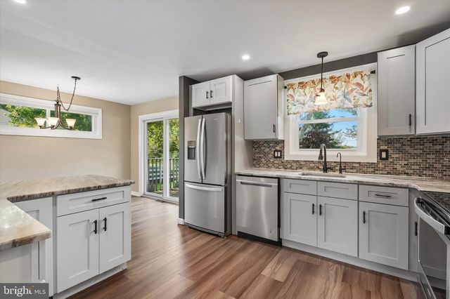 2176 MEADOWVIEW DRIVE, Jamison, PA 18929