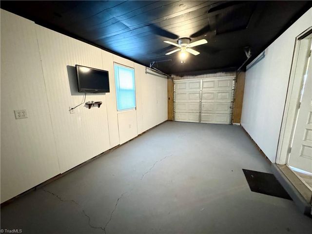 101 Ravenwood Court, King, NC 27021