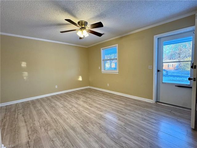 101 Ravenwood Court, King, NC 27021