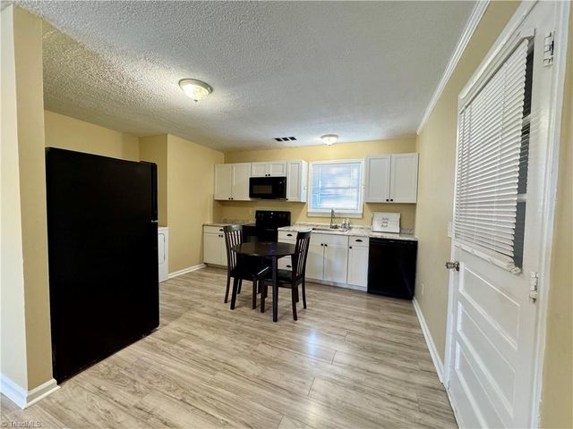 101 Ravenwood Court, King, NC 27021