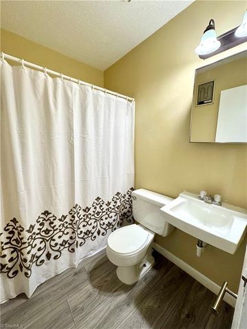 101 Ravenwood Court, King, NC 27021