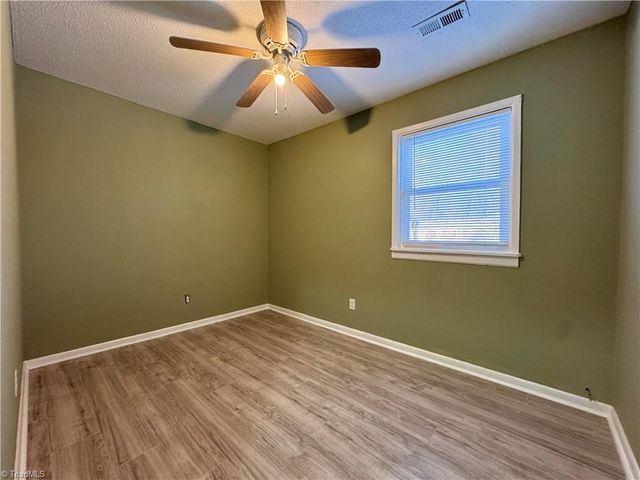 101 Ravenwood Court, King, NC 27021