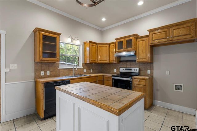110 Cedar Lane, Chandler, TX 75758