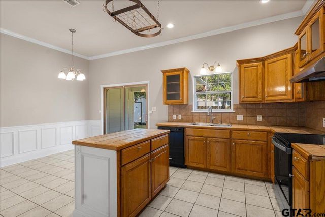 110 Cedar Lane, Chandler, TX 75758