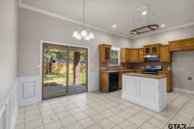 110 Cedar Lane, Chandler, TX 75758