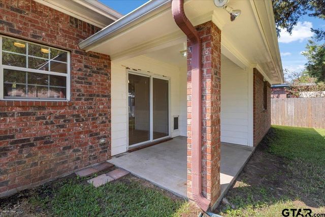 110 Cedar Lane, Chandler, TX 75758