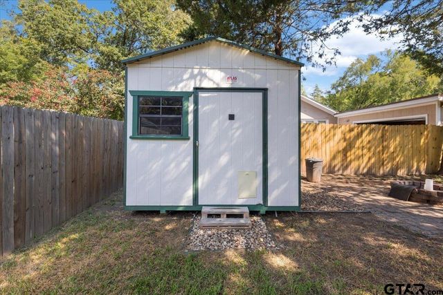 110 Cedar Lane, Chandler, TX 75758