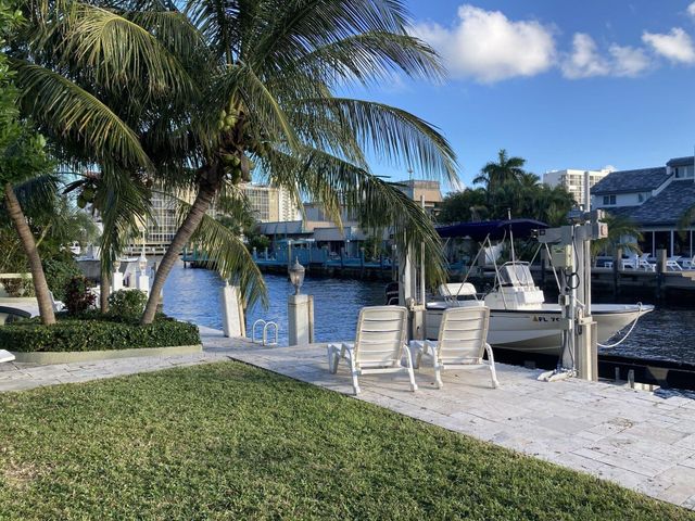 2740 NE 10th Street, Pompano Beach, FL 33062