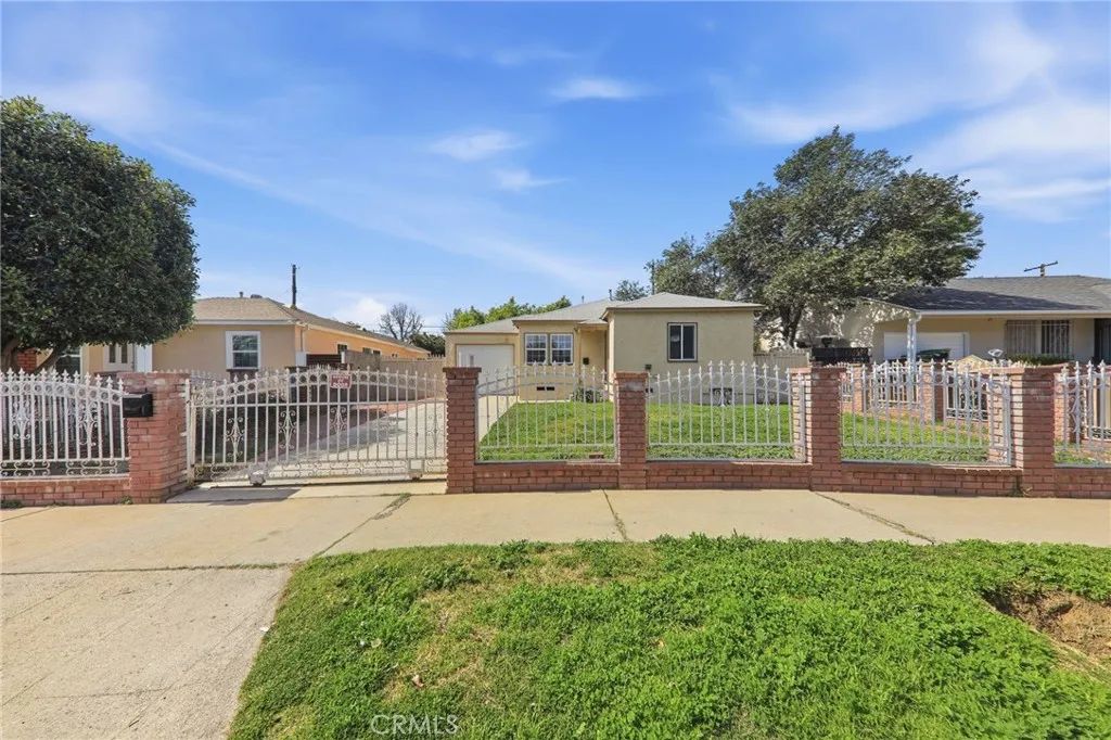 8113 Noble, Panorama City, CA 91402