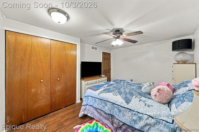 1153 Bangor Road, Waterford, MI 48328