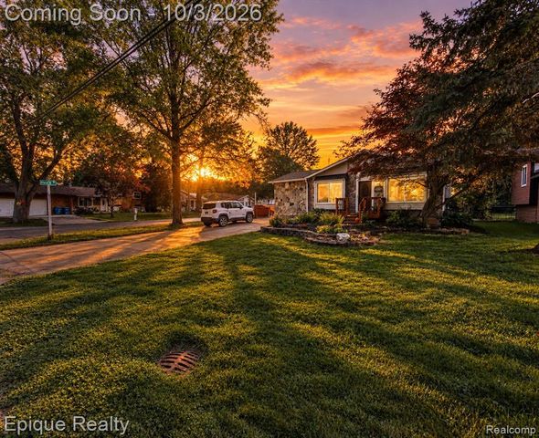 1153 Bangor Road, Waterford, MI 48328