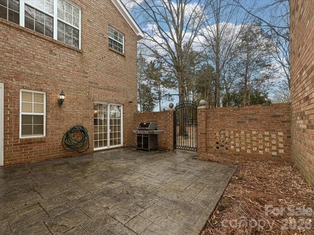 9177 Bonnie Briar Circle, Charlotte, NC 28277