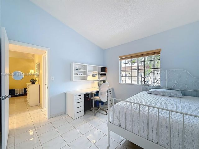 6466 SW 130th Place 902, Miami, FL 33183