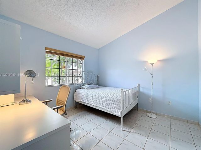 6466 SW 130th Place 902, Miami, FL 33183