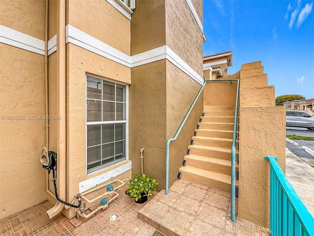 6466 SW 130th Place 902, Miami, FL 33183