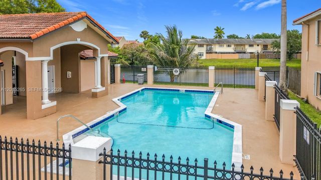6466 SW 130th Place 902, Miami, FL 33183