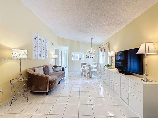 6466 SW 130th Place 902, Miami, FL 33183