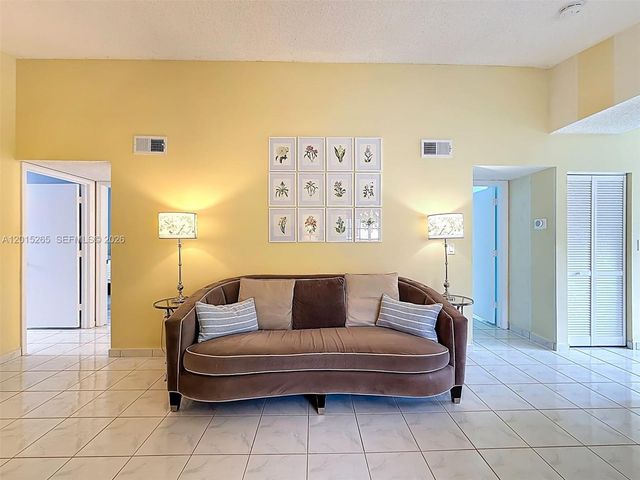6466 SW 130th Place 902, Miami, FL 33183
