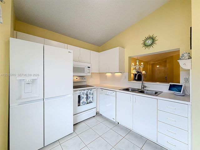 6466 SW 130th Place 902, Miami, FL 33183