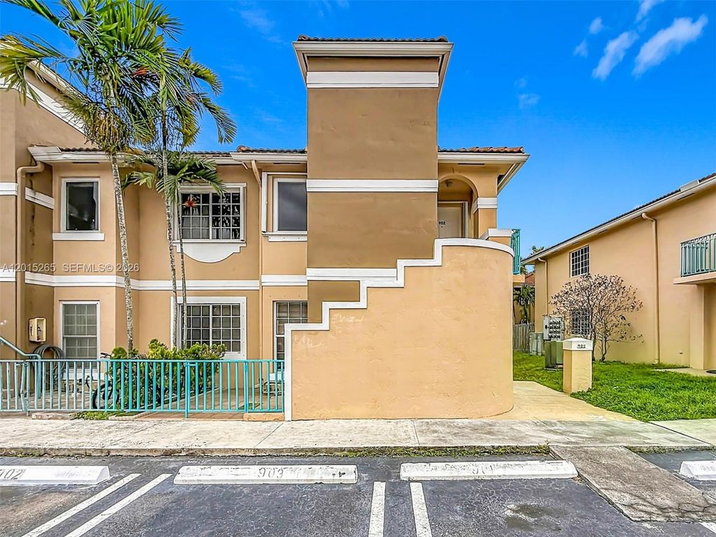 6466 SW 130th Place 902, Miami, FL 33183