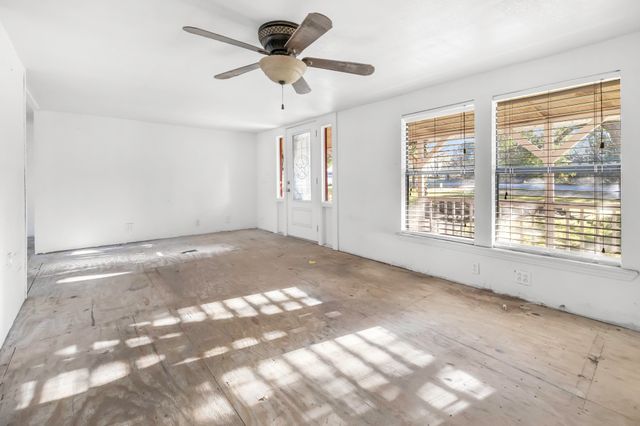 200 Pioneer Trail, Weatherford, TX 76087