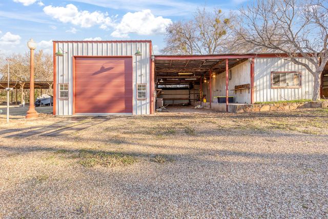 200 Pioneer Trail, Weatherford, TX 76087