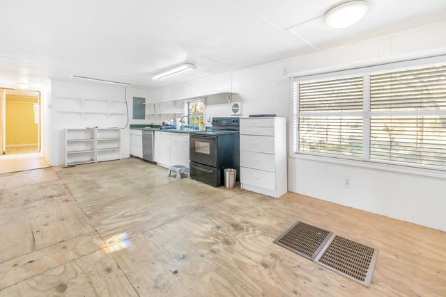 200 Pioneer Trail, Weatherford, TX 76087