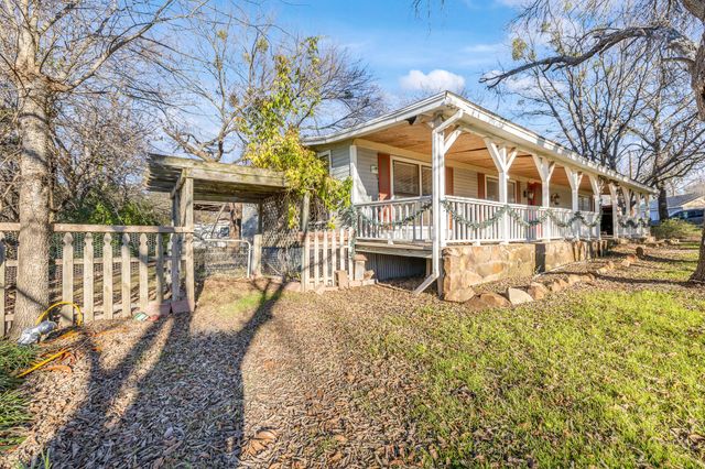 200 Pioneer Trail, Weatherford, TX 76087