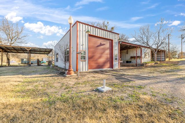 200 Pioneer Trail, Weatherford, TX 76087