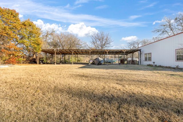200 Pioneer Trail, Weatherford, TX 76087