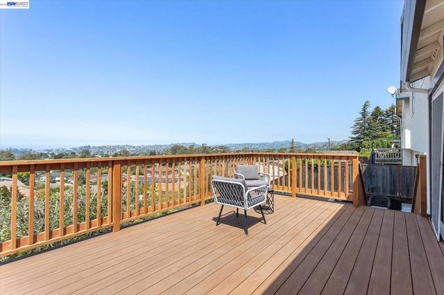 22446 Ralston Ln, Hayward, CA 94541