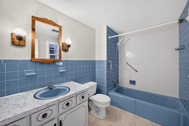 240 Chatham Rd, Harwich, MA 02645