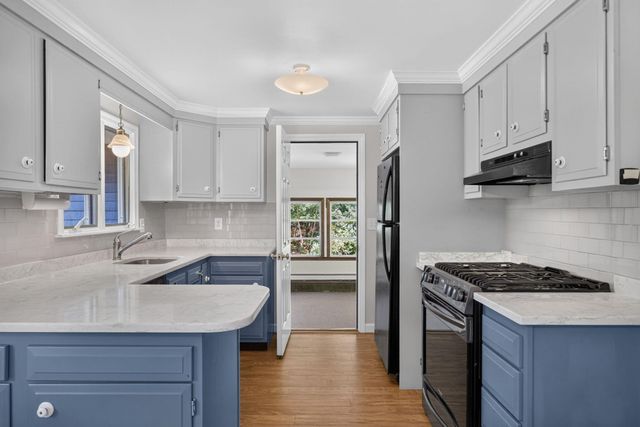 240 Chatham Rd, Harwich, MA 02645