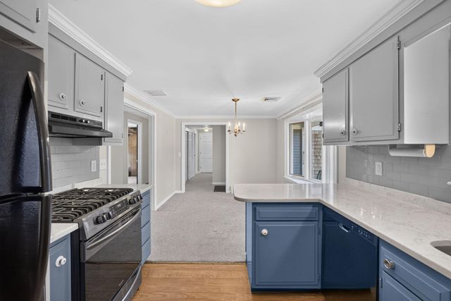 240 Chatham Rd, Harwich, MA 02645