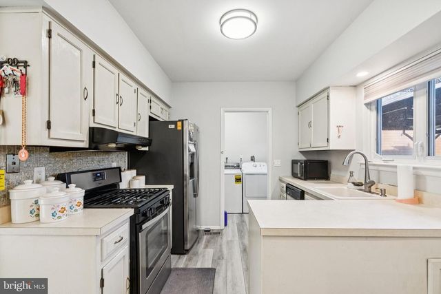 3 BUCKINGHAM DR, Eastampton, NJ 08060