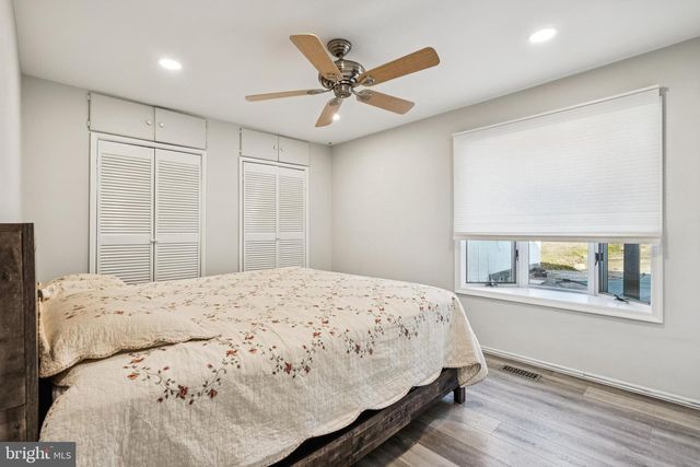 3 BUCKINGHAM DR, Eastampton, NJ 08060