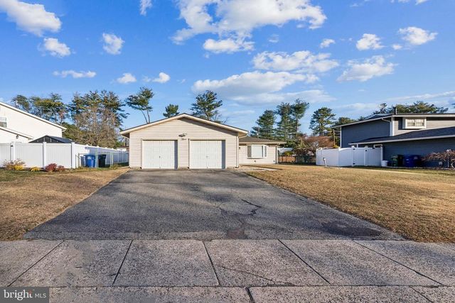 3 BUCKINGHAM DR, Eastampton, NJ 08060