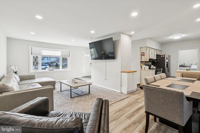 3 BUCKINGHAM DR, Eastampton, NJ 08060