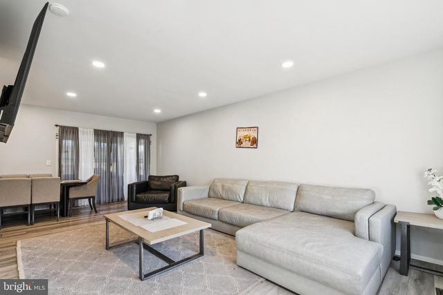 3 BUCKINGHAM DR, Eastampton, NJ 08060