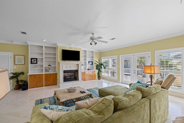 4 Calle Hermosa, Pensacola Beach, FL 32561