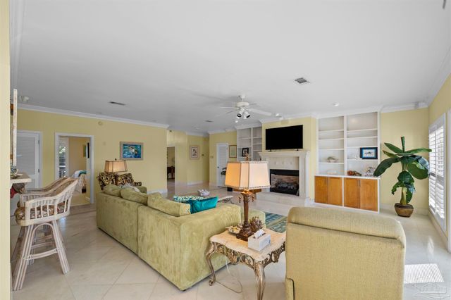 4 Calle Hermosa, Pensacola Beach, FL 32561