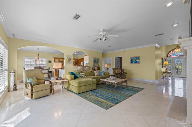 4 Calle Hermosa, Pensacola Beach, FL 32561